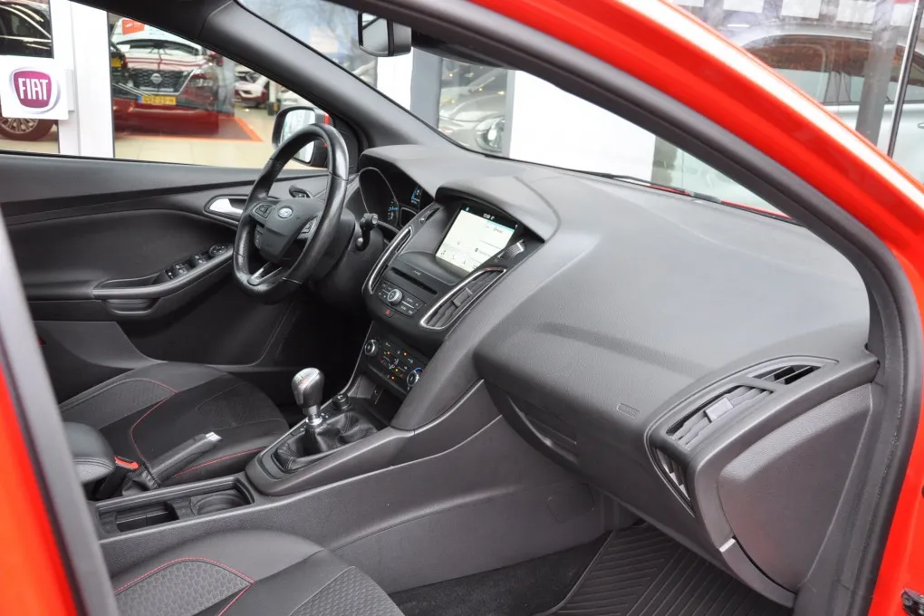Ford Focus FOCUS1.0 Ecoboost ST Line Onbekend