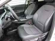Kia EV6 Air 58 kWh | Trekhaak | 20' LM | Stuur-/stoelverwarming | Camera | Navi | Cruise adapt. | Dodehoek detectie |