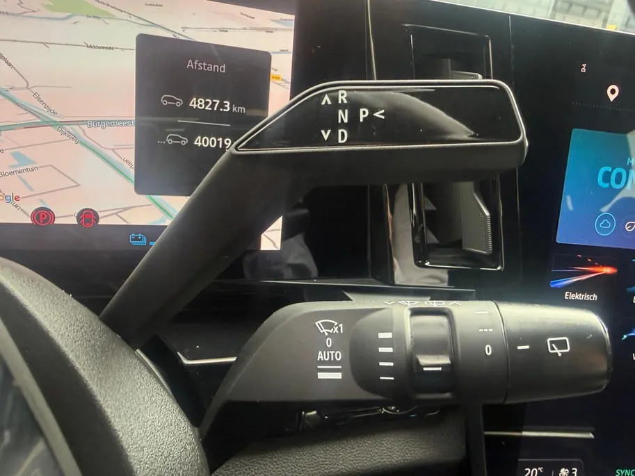 Renault Austral 1.2 E-Tech full hybrid 200 iconic | Cruise & Climate Control | Camera | Navigatie | Apple Carplay & Android Auto | Parkeersensoren | LMV | 12 Maanden BOVAG Garantie