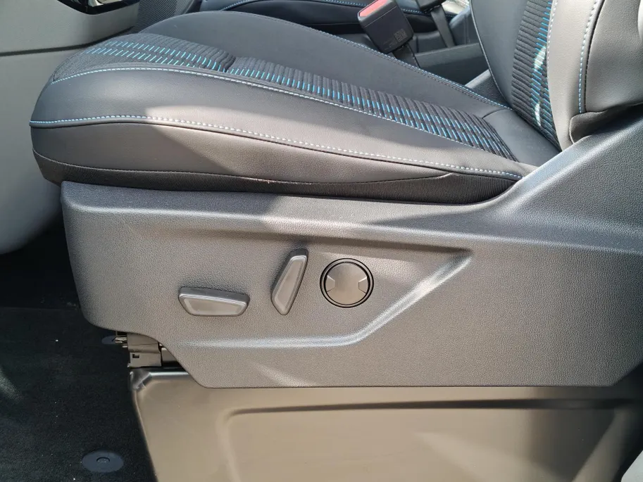 Ford Tourneo Custom E-Tourneo 340 L1H1 Sport 65 kWh - 8 PERSOONS - FULL OPTION - PANORAMADAK - ELEK. ZIJ SCHUIFDEUREN - TREKHAAK