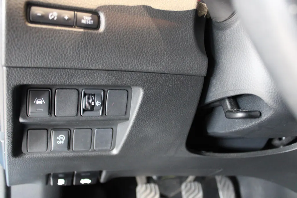 Nissan QASHQAI 1.3 DIG-T Design Edition | Trekhaak | Navigatie | 360grd camera | Zeer nette auto | pdc voor en achter | Climate controle | Cruise controle | Dealer onderhouden | I-key |