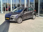 Ford Kuga 1.5 Titanium - 2.000 kg trekgewicht - TREKHAAK - VOORRUITVERWARMING - PARKEERSENSOREN V+A