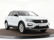 Volkswagen T-Roc 1.5 TSI 150pk DSG Sport Apple/Android Car Play · Elek. Achterklep · Stoelverwarming · Cruise Control · Navigatie ·