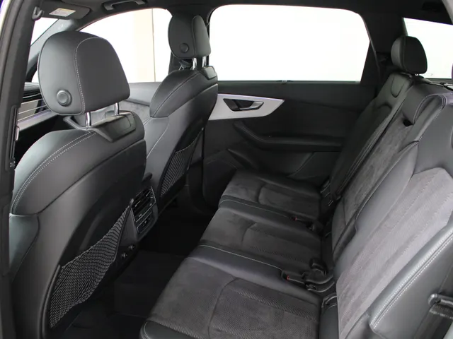 Audi Q7 55 TFSI e Quattro S-Line Panoramadak | El. Stoelverstelling | PDC+Camera | 20' Velgen