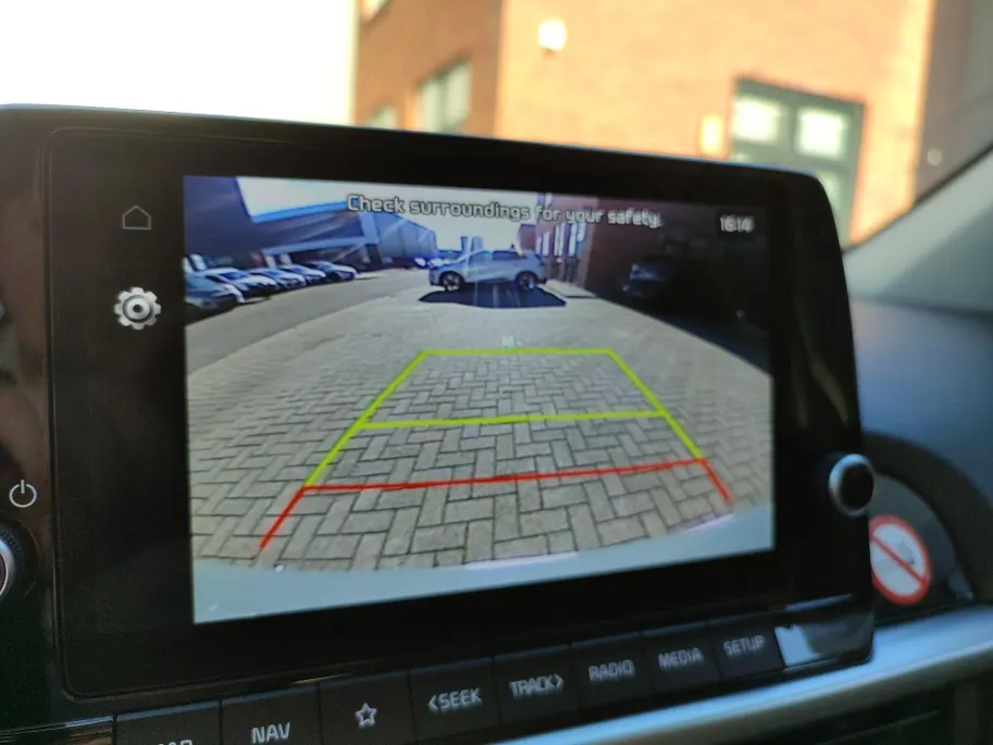 Kia Picanto 1.0 DPI DynamicPlusLine | Apple Carplay / Android Auto | Navigatiesysteem | Lichtsensor | Parkeersensoren + Camera Achter | Cruise Control | Rijstrooksensor + Correctie | 14' Lichtmetalen velgen