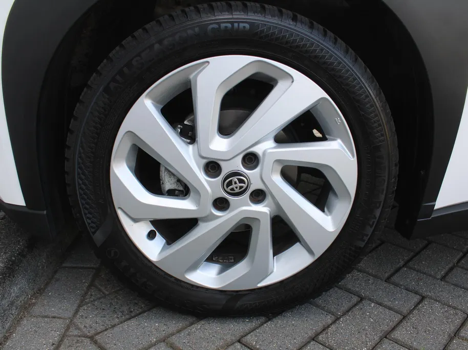 Toyota Aygo X 1.0 VVT-i S-CVT first | Camera | Android Auto/Apple Carplay | Cruise | Clima | Automaat | 17' LM |