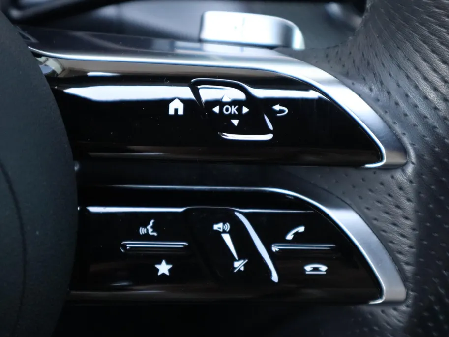 Mercedes-Benz GLC 300 e 4MATIC AMG Line l Keyless l Achteruitrij camera l Stoelverwarming