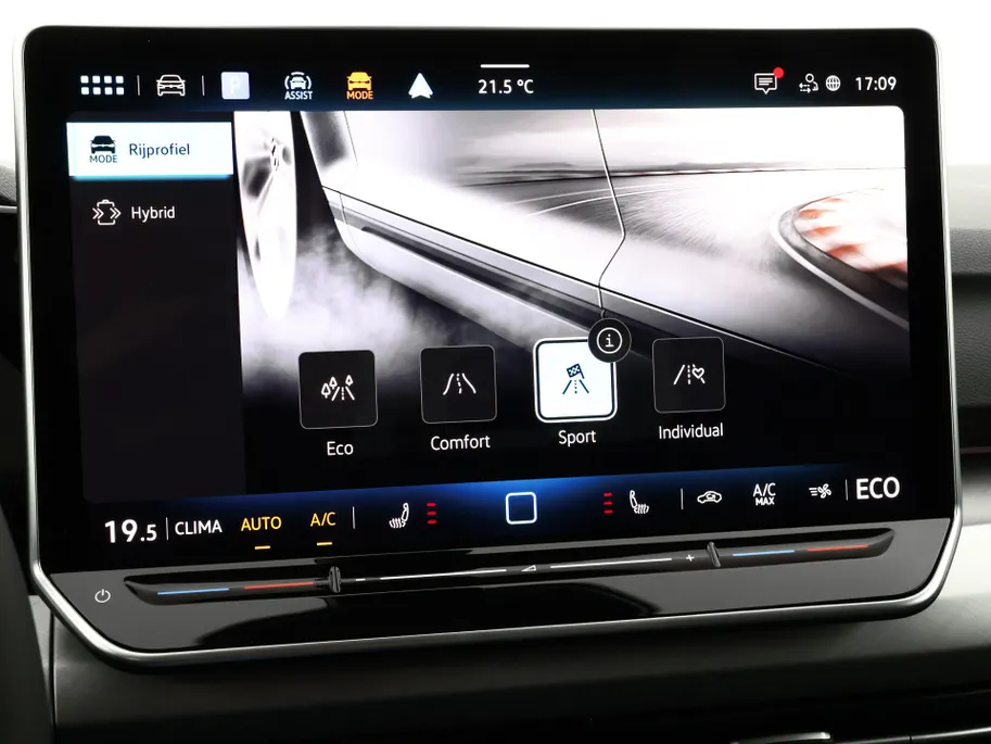 Volkswagen Golf Life Edition 1.5 eHybrid 204 PK 6 versn. DSG · Achteruitrijcamera · Draadloze telefoonlader · Comfort pakket ·