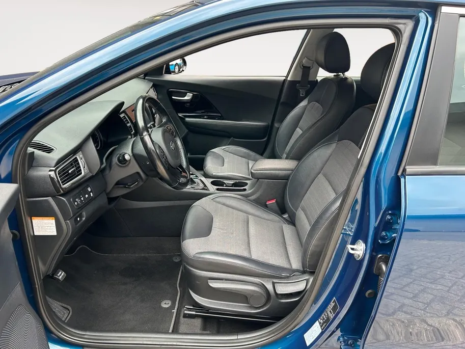 Kia Niro 1.6 GDi Hybrid DynamicLine | Trekhaak Vast + 13-Polige Stekker | All-Seasonbanden | Apple Carplay / Android Auto | Navigatiesysteem | Parkeersensoren + Camera Achter | Cruise Control | Rijstrooksensor + Correctie