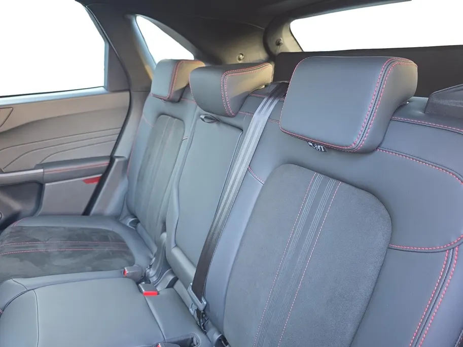 Ford Kuga 2.5 PHEV ST-Line X ACTIEPRIJS! | Elektr. Trekhaak (2100kg trekgewicht!) | Driver Assistance Pack | Winter Pack | Matrix ledkoplampen | Elektr. Achterklep | Memory Seats | Fabrieksgarantie! |