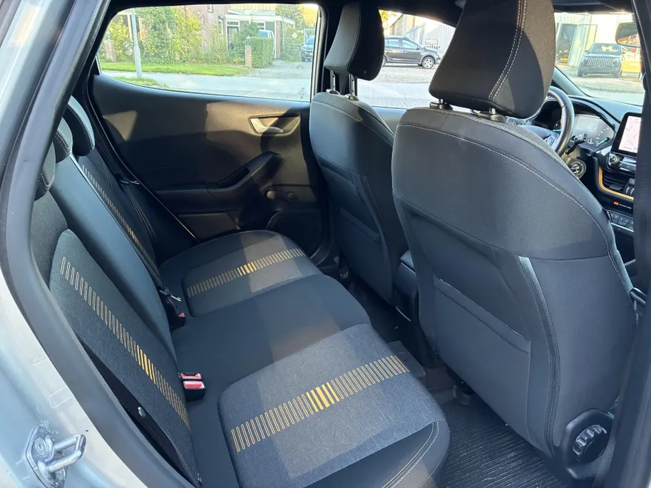 Ford Fiesta 1.0 EcoBoost Active ** VOORRUITVERWARMING ** PARKEERSENSOREN ACHTER **