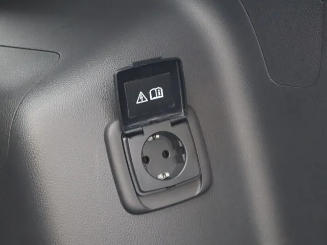 Mitsubishi Eclipse Cross 2.4 PHEV Executive Trekhaak | All Seasons | Adaptive Cruise