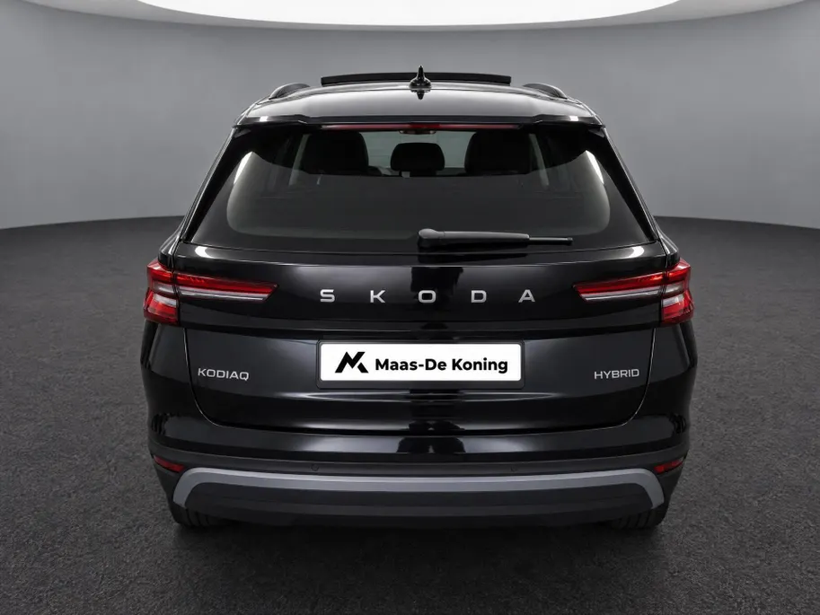 Škoda Kodiaq 1.5 TSI 150pk DSG MHEV Business Edition 7p. · 7 Persoons · Camera · Panoramadak · Wegklapbare Trekhaak · 19'' Inch · Garantie t/m 29-06-2030 of 100.000km