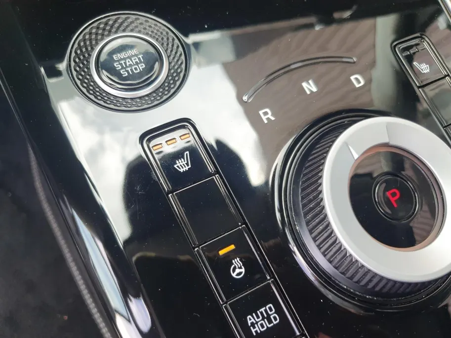 Kia Niro 1.6 GDi Hybrid DynamicPlusLine | Schuifdak | Stoel en stuurverwarming | Dodehoekdetectie | Head-up Display | Camera | verbruik 1 op 20!
