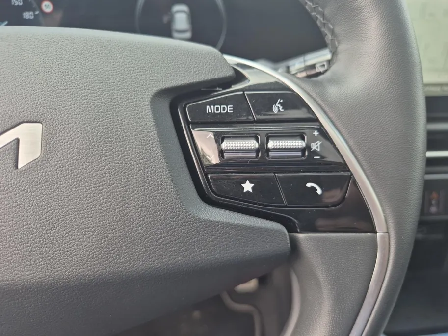 Kia Niro 1.6 GDi Hybrid ExecutiveLine | Climate Control | Cruise Control | All-Season Banden | Navigatie | Camera | Stoelverwarming | Stuuverwarming | Stoelventilatie | Trekhaak |