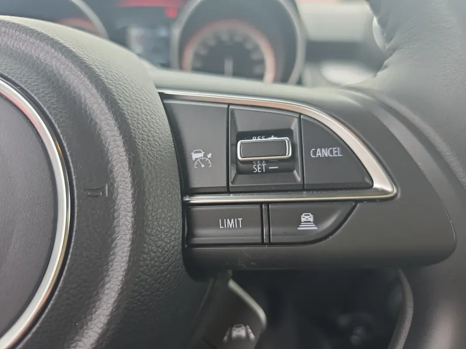Suzuki Swift 1.2 Select Smart Hybrid | CRUISE/ CLIMATE CONTROL | STOELVERWARMING | NAVIGATIE | CAMERA |