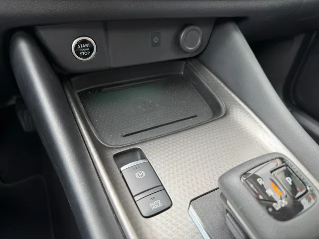 Nissan QASHQAI 1.3 Mild-Hybrid 158pk Xtronic N-Connecta | Panoramadak | Head-Up | Cold Pack | Two-Tone | App Connect | Keyless