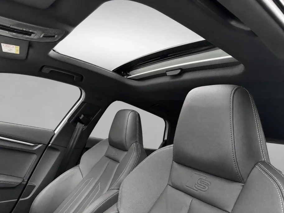 Audi A3 Sportback 45 TFSIe 272pk S-Tronic S Edition Competition · SOH 100% · Panoramadak · Camera · Lederen Bekleding · Elek. Stoel Bestuurder · Elek. Achterklep · Dodehoeksensor · Garantie t/m 24-06-2030 of 100.000km · EXTRA INRUILKORTING ·