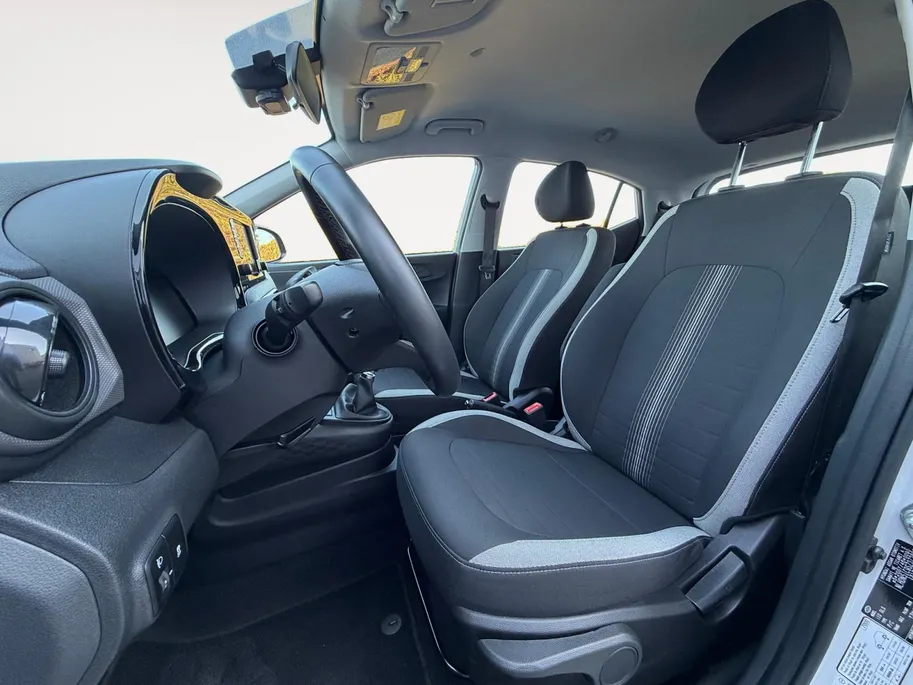 Hyundai i10 1.0 Comfort Smart | Achteruitrijcamera | Parkeersensoren achter | Navigatie | Airco | Apple Carplay/ Android auto |
