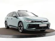 Volkswagen Passat Variant 1.5 eHybrid 272pk DSG R-Line Edition · Panoramadak · Inklap. Trekhaak · 360 Camera · Keyless · Matrix LED · Elek. Achterklep · Head-Up Display · Garantie t/m 13-11-2030 of 100.000km