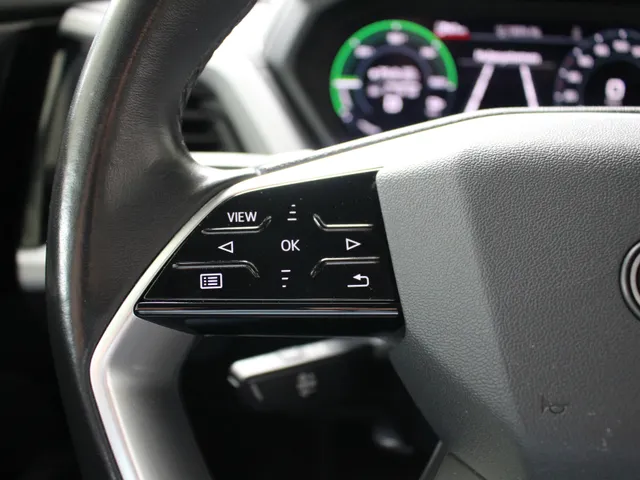 Audi Q4 e-tron 40 Edition 77 kWh Apple Carplay | Android auto | Cruise control | Parkeersensoren | 95% SoH