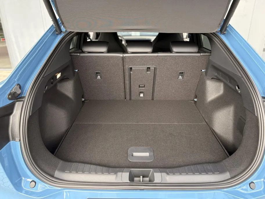 Ford Capri Collection Extended Range RWD 79 kWh UIT VOORRAAD I DRIVER ASSIST PACK I BODYKIT I WINTER PACK I 230V AANSLUITING I 21 ' LM VELGEN I APPLE CARPLAY / ANDROID AUTO I