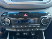 Hyundai Tucson 1.6 GDi Comfort | Elektrisch Verstelbare Stoelen | Navigatie | Bluetooth | Camera | Stoelverwarming | Cruise & Climate Control | Onderhoudshistorie | All Season Banden | 12 Maanden BOVAG Garantie