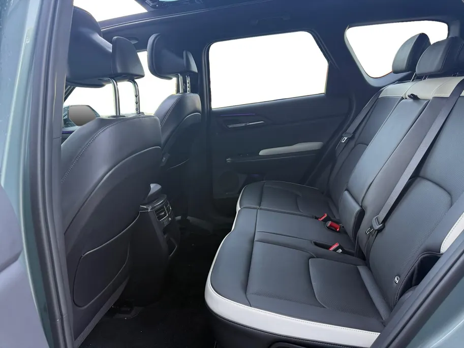 Kia EV5 GT-PlusLine 81.4 kWh | Two-Tone | 20' Lichtmetalen Velgen | Pano | Memory | Harman Kardon | Stoelventilatie | Demo | Uniek | Beschikbaar vanaf december 2026 |