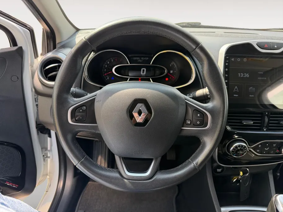 Renault Clio Estate 0.9 TCe Limited | Trekhaak | Parkeersensoren | Navigatie | Bluetooth | Cruise & Climate Control | Onderhoudshistorie | 12 Maanden BOVAG Garantie
