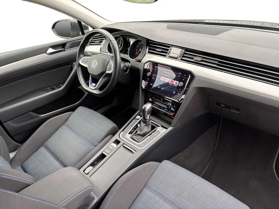 Volkswagen Passat Variant 1.4 TSI PHEV GTE Business | Trekhaak | Camera | ADA | Stoel Verw |