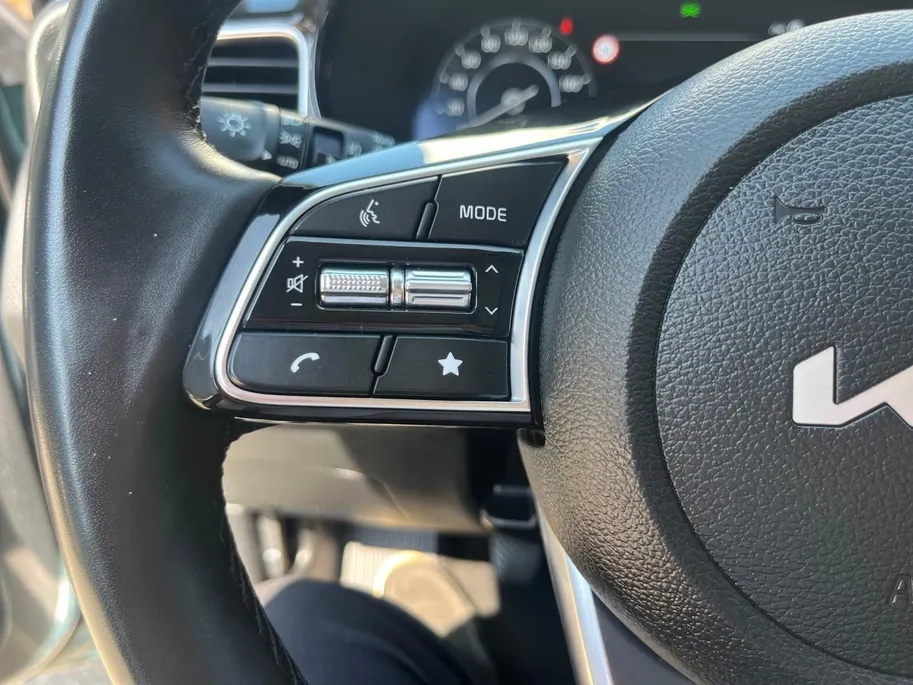Kia Ceed Sportswagon 1.0 T-GDi DynamicPlusLine | Apple Carplay / Android Auto | Navigatiesysteem | Stoel + Stuurverwarming | Licht + Regensensor | Parkeersensoren Voor + Achter | Camera Achter | Elektrisch Bedienbare Achterklep | Cruise Control | Rijstrooksensor + Correctie