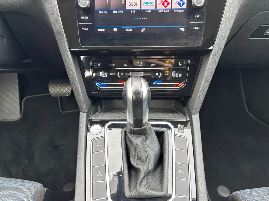 Volkswagen Passat Variant 1.4 TSI PHEV GTE Business | Trekhaak | Camera | ADA | Stoel Verw |