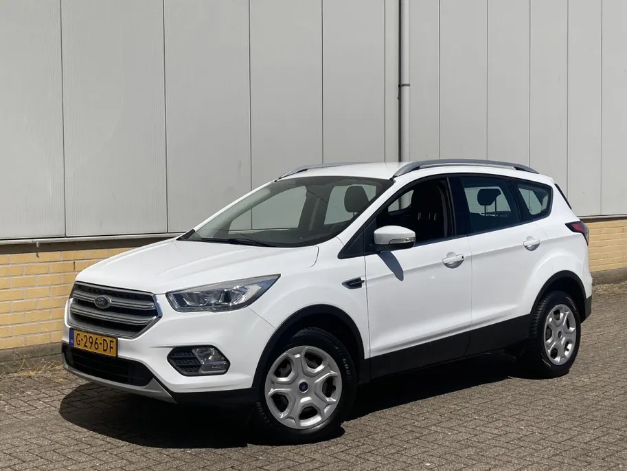 Ford Kuga 1.5 EcoBoost 120 pk Trend Ultimate Groot Navi - Trekhaak - Voorruitverwarming