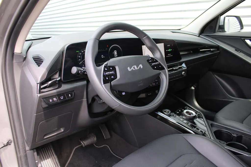 Kia Niro EV DynamicPlusLine 64.8 kWh | Airco | Navi | Camera | Cruise | 17' LM | PDC |