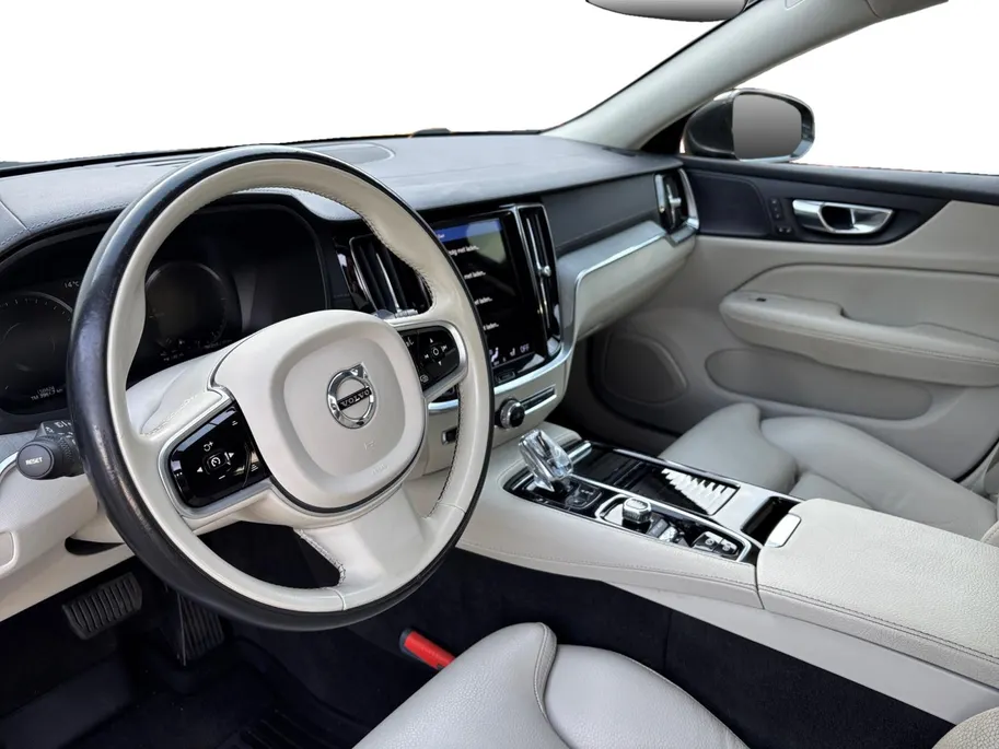 Volvo V60 2.0 T6 Recharge AWD R-Design | 1e Eigenaar | Achteruitrijcamera | Dodehoek detectie | Elektr. Stoelen met geheugen | Stoelverwarming | 12 maanden garantie! |