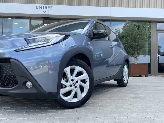 Toyota Aygo X 1.0 VVT-i Pulse | Stoelverw | Automatische Airco | Lichtmetalen