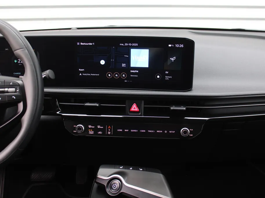 Kia EV6 Light Edition 63 kWh | Stuur-/stoelverwarming | Camera | 19' LM | LED | Cruise adapt. | Clima | Draadloze telefoonlader | 17% bijtelling |