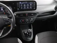 Hyundai i10 1.0 Comfort | Carplay | Airco | Cruise | NU Rijklaarprijs! Incl.12 Maanden, APK, Onderhoudsbeurt etc! Premiumpakket gratis!
