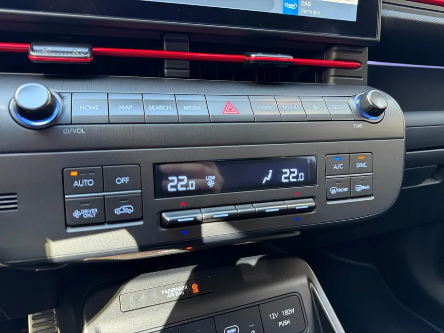 Hyundai Kona 1.6 GDI HEV N Line | Demo | Zeer compleet | Two-tone | Elektrische achterklep | Stoeverwarming & koeling | Stuurverwarming | 360 graden camera |