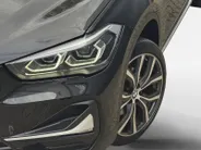 BMW X1 sDrive18i Business Edition Plus | Trekhaak | Leder | Navi | Stoelverwarming | Head-Up Display | Ambient Lighting | NL AUTO | Cruise Control | Climate Control | 12 maanden Bovag garantie |