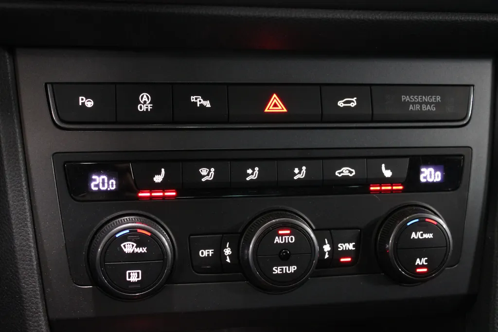 CUPRA Ateca 2.0 TSI 4DRIVE DSG-7 300PK / 360° Camera / 20'' LMV / Elektr. klep / DCC / Stuur + Stoelverwarming / Beats /