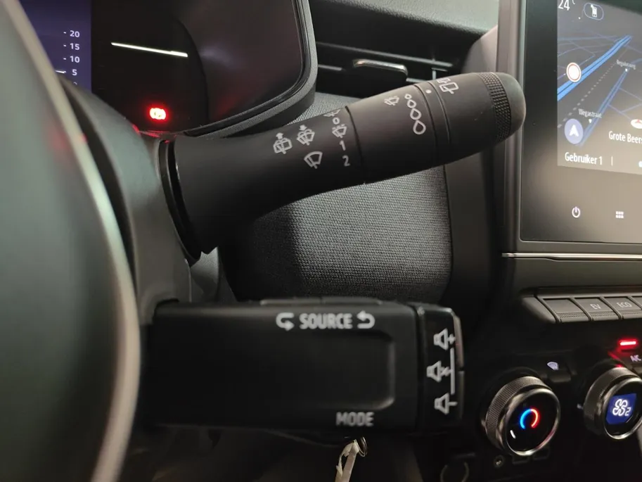 Renault Clio 1.6 E-Tech Full Hybrid 145 evolution AUTOMAAT NAVI AIRCO CAMERA PARKEERSENSOREN APPLE CARPLAY ANDROID AUTO 5 DEURS DEALER ONDERHOUDEN ZEER MOOIE AUTO