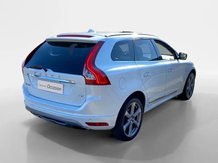 Volvo XC60 2.0 T5 Automaat Summum Luxury Line | Inscription Line | Pano Dak | NL-Auto | NAP | Trekhaak | Memory Seats | 20'| Camera | Stoelverwarming | Cruise Control | Navigatie | etc.