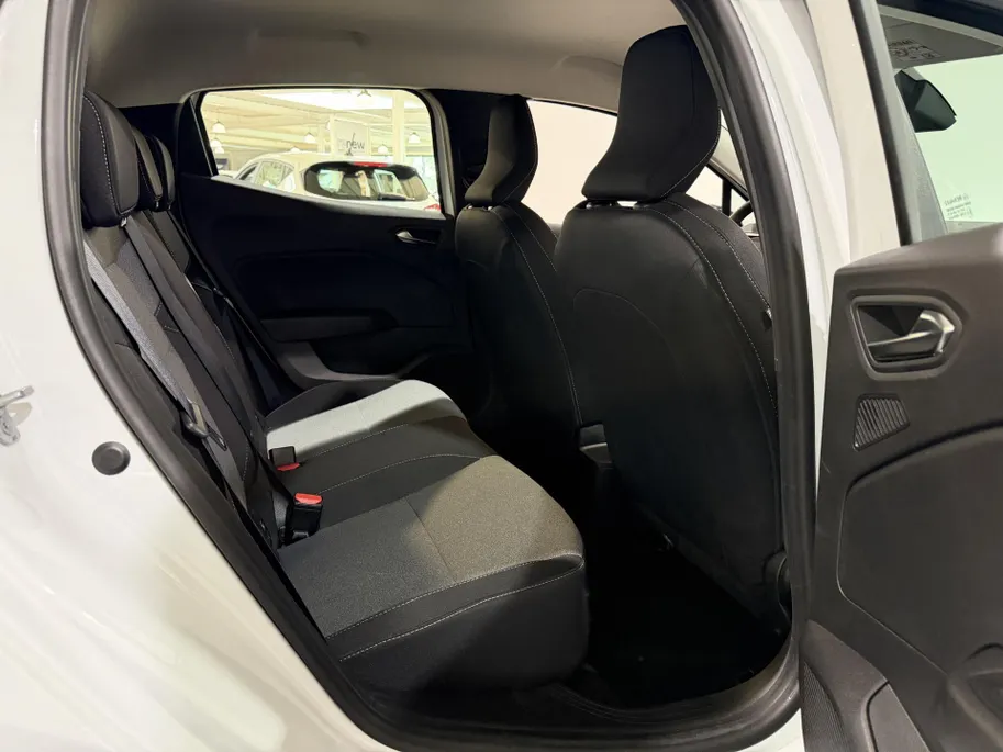 Renault Clio 90PK TCe GPF Evolution | DEMO | Navi | Camera | Apple CarPlay/Android Auto | Parkeersensoren | Airco | Licht & Regen Sensor | Cruise Control | Full LED | Digital Cockpit |