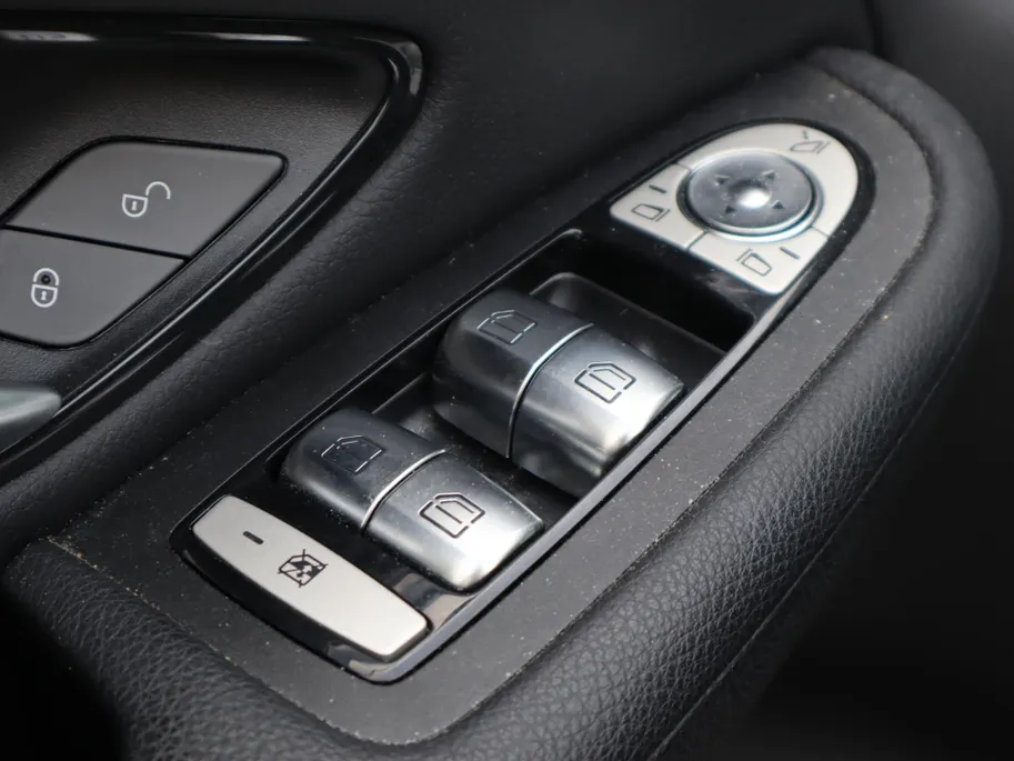 Mercedes-Benz GLC 200 Business Solution Limited l Trekhaak l Stoelverwarming l Achteruitrij camera