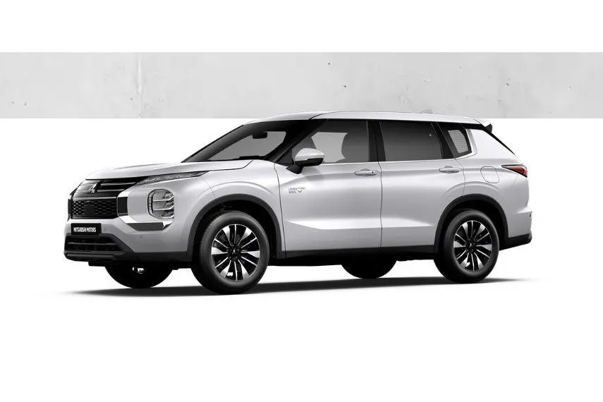 Mitsubishi Outlander 2.4 PHEV Pure € 5000 euro korting eigen voorraad| 8 jaar garantie| Snel leverbaar | Totaalprijs op is op.