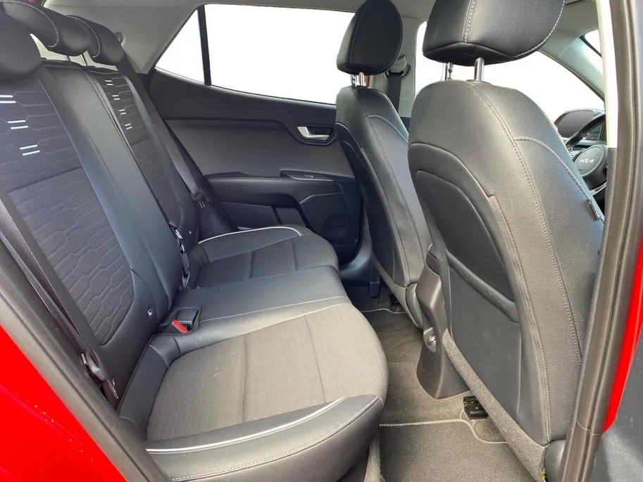 Kia Stonic 1.0 T-GDi MHEV GT-PlusLine | AUTOMAAT | Climate control | Dodehoekdetectie | Stoelverwarming en ventilatie | 17 inch lichtmetalen velgen | Navigatie | Parkeercamera | Elek.  schuif/kanteldak |