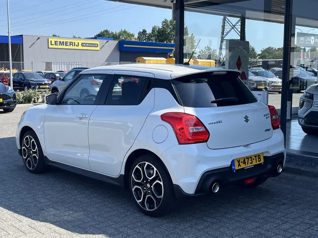 Suzuki Swift 1.4 Sport Smart Hybrid | Navi | Camera | 14483km