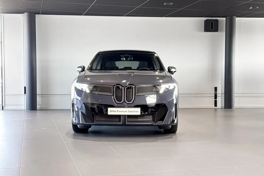 BMW iX3 50 xDrive 113 kWh