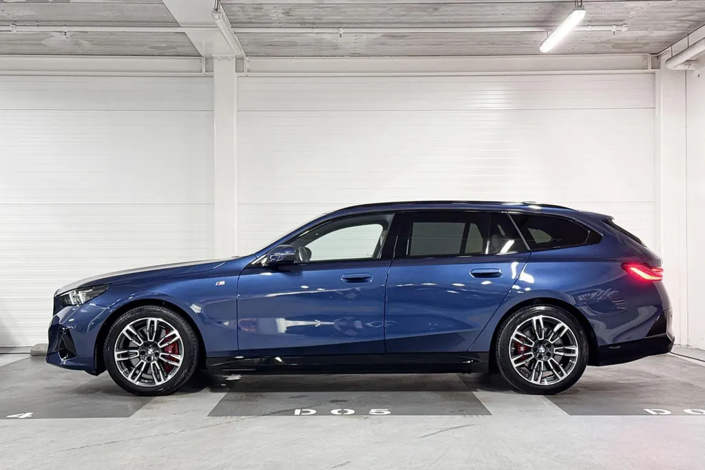 BMW i5 Touring eDrive40